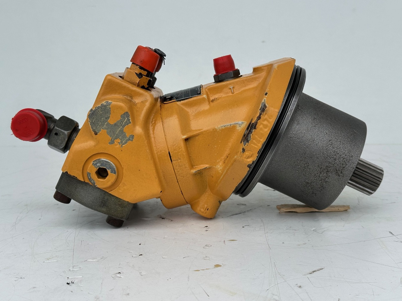 LIEBHERR Konstantmotor mit ID-Nr.5008984-ID-Nr.5007150 – Hydromatik Rexroth Axialkolbenmotor mit Nr.2000349 Typ:A2FE23/61W-NAL191. A308,A310,A312,A900ZW,R308,R310,R312,LOS914,R914,R916. #4064579.DK# - Hidraulikus motor - Kotrógép: 5 kép. LIEBHERR Konstantmotor mit ID-Nr.5008984-ID-Nr.5007150 – Hydromatik Rexroth Axialkolbenmotor mit Nr.2000349 Typ:A2FE23/61W-NAL191. A308,A310,A312,A900ZW,R308,R310,R312,LOS914,R914,R916. #4064579.DK# - Hidraulikus motor - Kotrógép: 5 kép.