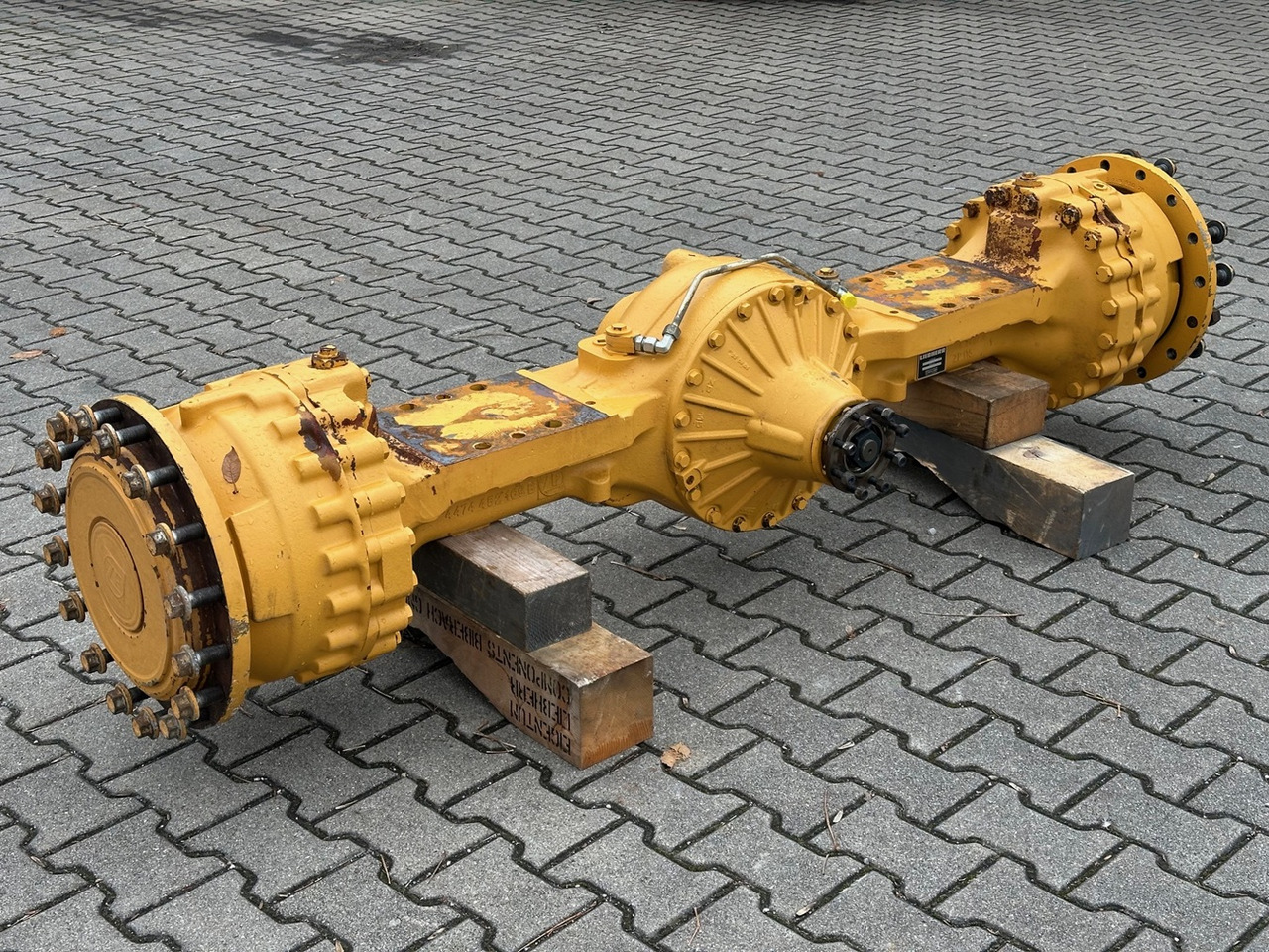 LIEBHERR Original Hinterachse-Planetenstarrachse Typ:MT-L3085. ID-Nr.10022957 – ID-Nr.10425800. L544-443, L544-445, L550-456, L554-453, L556-454. #10425800.1789310# - Hátsó tengely - Gumikerekes homlokrakodó: 2 kép. LIEBHERR Original Hinterachse-Planetenstarrachse Typ:MT-L3085. ID-Nr.10022957 – ID-Nr.10425800. L544-443, L544-445, L550-456, L554-453, L556-454. #10425800.1789310# - Hátsó tengely - Gumikerekes homlokrakodó: 2 kép.