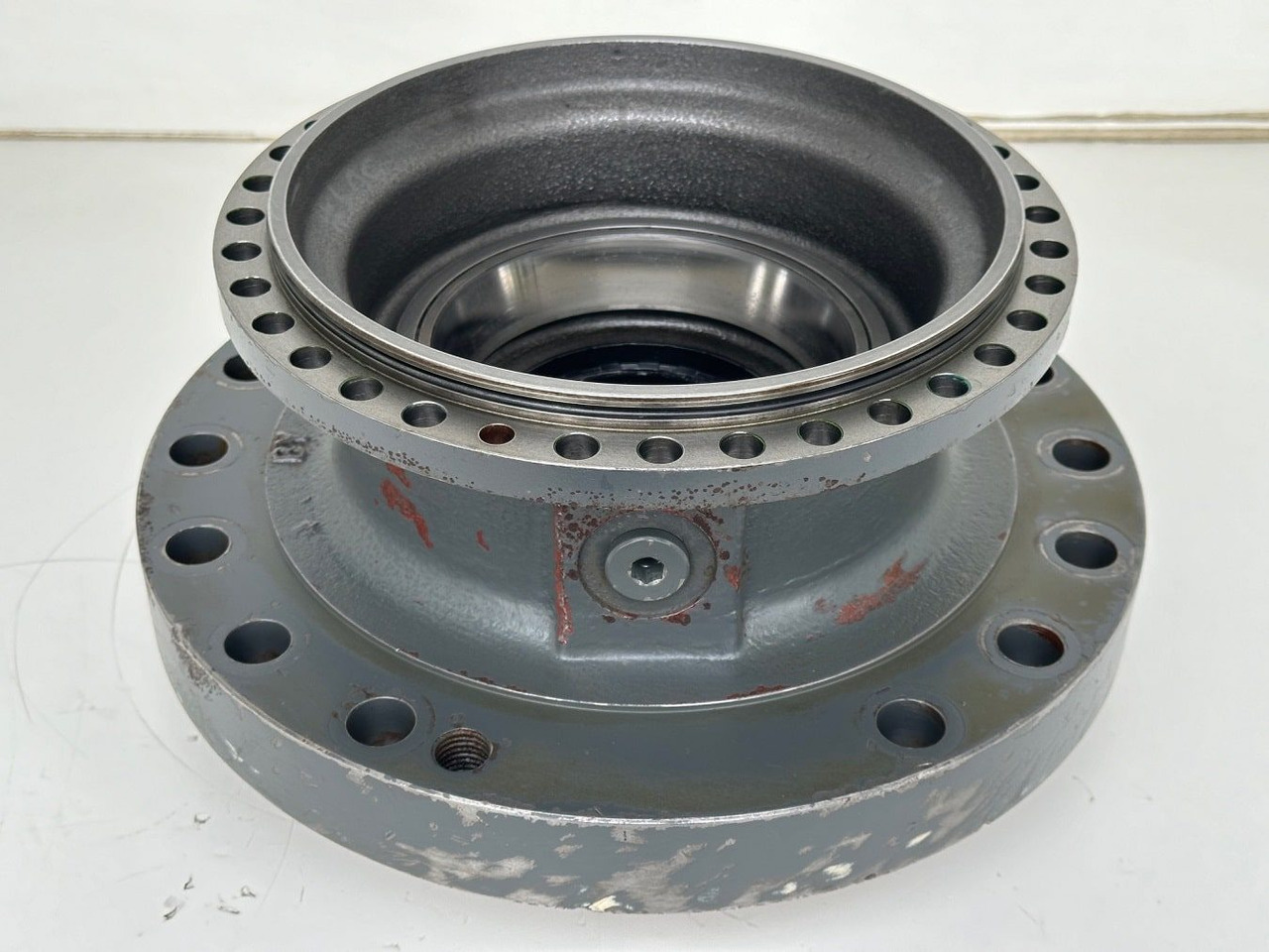 Liebherr Abtriebswellengehäuse ID-Nr.90018934. A924 HL, A924, LH30 C, LH30 M, LH35 M, LH35 MT, R922. #ABTR.GEH.0767#0764# - Fordító motor - Építőipari gépek: 1 kép. Liebherr Abtriebswellengehäuse ID-Nr.90018934. A924 HL, A924, LH30 C, LH30 M, LH35 M, LH35 MT, R922. #ABTR.GEH.0767#0764# - Fordító motor - Építőipari gépek: 1 kép.