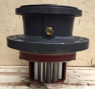 Liebherr Abtriebswellengehäuse ID-Nr.90021076 - ID-Nr.90208493 mit Abtriebswelle ID-Nr.90006049 – ID-Nr.90202639. SAT325/294 - SAT325/274. #0067# - Fordító motor - Építőipari gépek: 2 kép. Liebherr Abtriebswellengehäuse ID-Nr.90021076 - ID-Nr.90208493 mit Abtriebswelle ID-Nr.90006049 – ID-Nr.90202639. SAT325/294 - SAT325/274. #0067# - Fordító motor - Építőipari gépek: 2 kép.