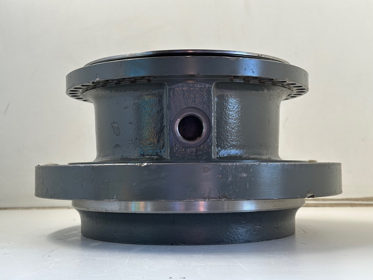 Liebherr Abtriebswellengehäuse ID-Nr.90208566 inkl. beiden Kegelrollenlager ID-Nr.10030908 - ID-Nr.761001903. LH40, LH50, R926, R928, R930. #90208566.1903# - Sebességváltó és alkatrészek - Építőipari gépek: 3 kép. Liebherr Abtriebswellengehäuse ID-Nr.90208566 inkl. beiden Kegelrollenlager ID-Nr.10030908 - ID-Nr.761001903. LH40, LH50, R926, R928, R930. #90208566.1903# - Sebességváltó és alkatrészek - Építőipari gépek: 3 kép.