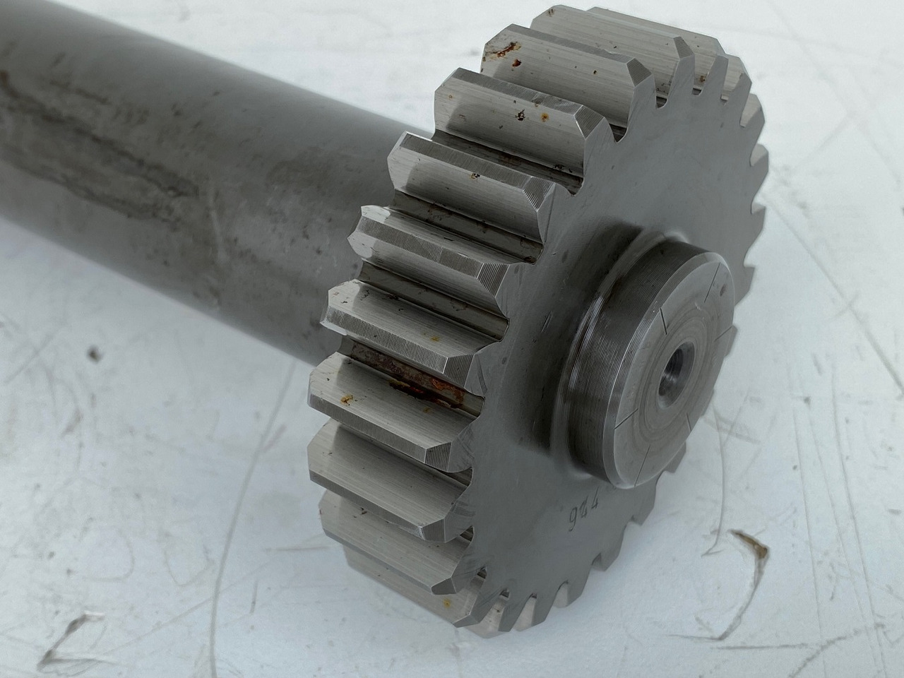 Liebherr Antriebswelle ID-Nr.9443859 - ID-Nr.944385903. LH60, LH80, ER934, ER944, LOS944, LOS946, LOS950, LOS954, R944, R946, R950, R954, RZG390. #AN2804# - Sebességváltó - Lánctalpas kotró: 5 kép. Liebherr Antriebswelle ID-Nr.9443859 - ID-Nr.944385903. LH60, LH80, ER934, ER944, LOS944, LOS946, LOS950, LOS954, R944, R946, R950, R954, RZG390. #AN2804# - Sebességváltó - Lánctalpas kotró: 5 kép.