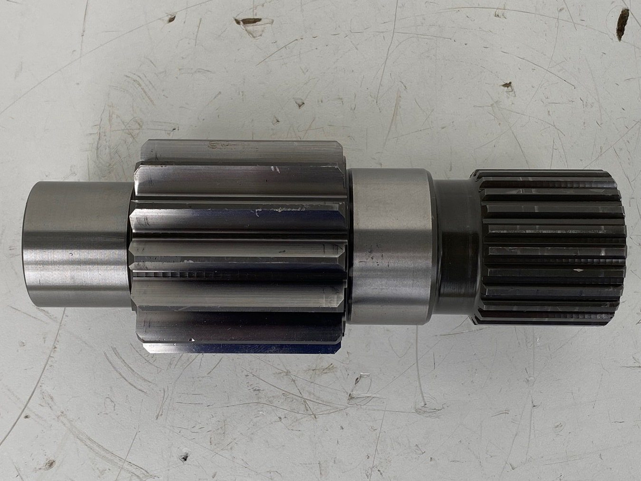 Liebherr Antriebswelle ID-Nr.968458701. FAT450F527, FAT450E510, FAT450E542, FAT450F550, FAT450E504, FAT450E505. #AN100502# - Féltengely - Építőipari gépek: 3 kép. Liebherr Antriebswelle ID-Nr.968458701. FAT450F527, FAT450E510, FAT450E542, FAT450F550, FAT450E504, FAT450E505. #AN100502# - Féltengely - Építőipari gépek: 3 kép.