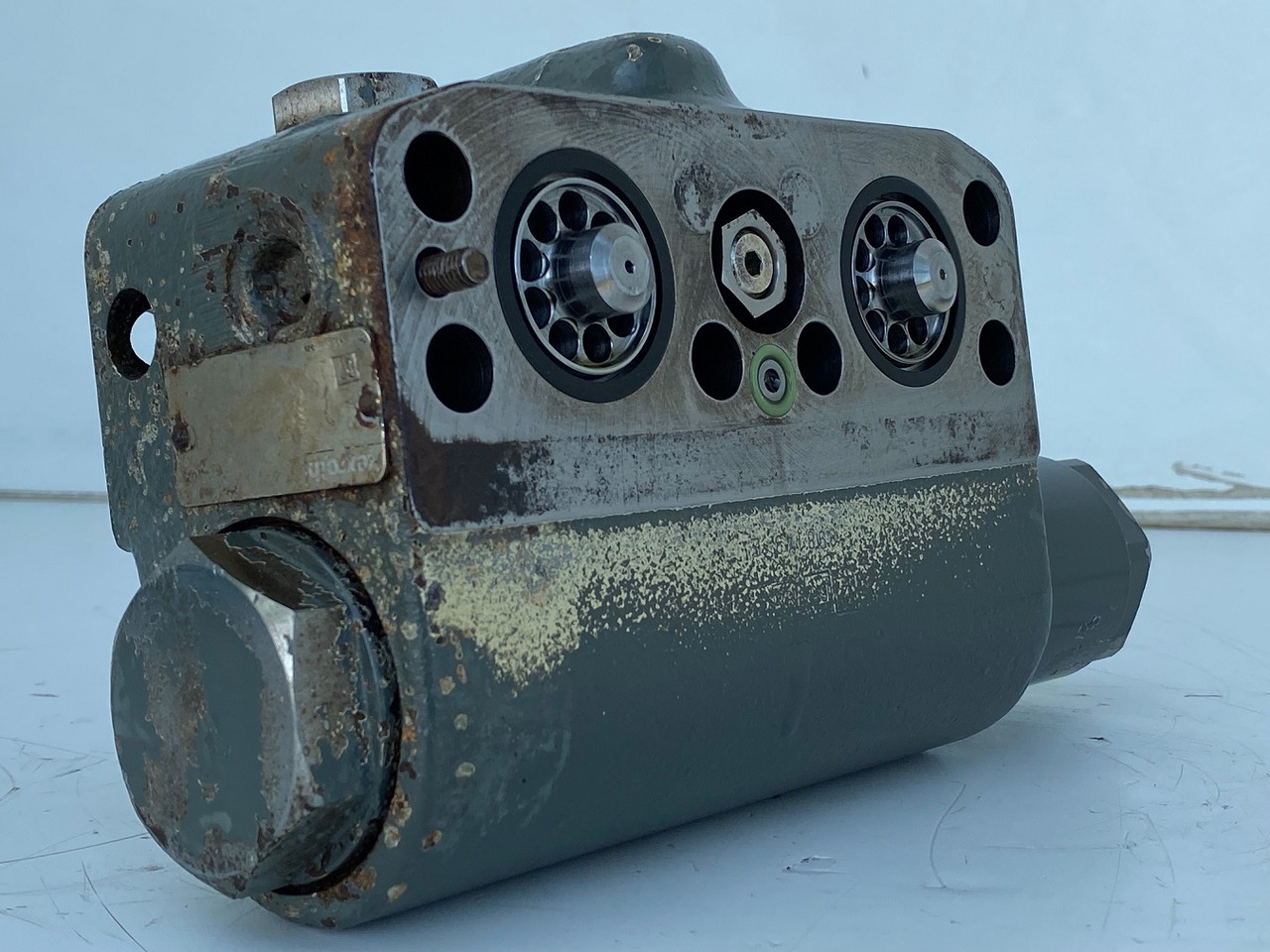 Liebherr Bremsventil ID-Nr.10471957.  LOS914, LOS924, R902, R904, R912, R914, R922, R924, R924 COMP, R924 COMPA.  #STM20.05## - Véglehajtás - Lánctalpas kotró: 1 kép. Liebherr Bremsventil ID-Nr.10471957.  LOS914, LOS924, R902, R904, R912, R914, R922, R924, R924 COMP, R924 COMPA.  #STM20.05## - Véglehajtás - Lánctalpas kotró: 1 kép.