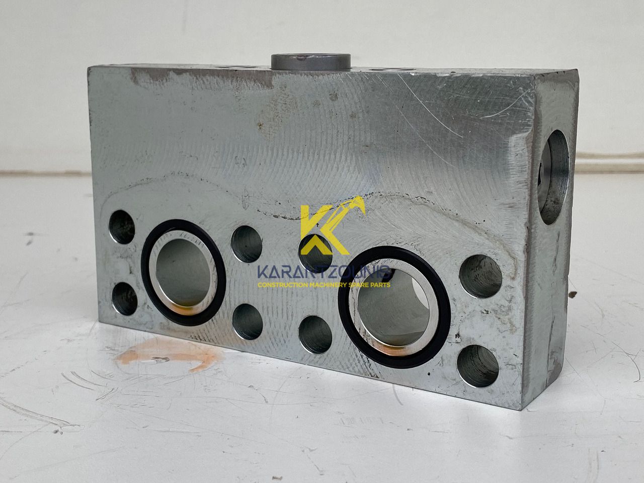 Liebherr Dämpfungsventil ID-Nr.10121777. P924 COMP, P926, R926, R916, R922, R924 COMP, R924, R926 COMP, R926, R930, R936, R946, R950 T, R960 T. #DÄ27652# - Fordító motor - Kotrógép: 3 kép. Liebherr Dämpfungsventil ID-Nr.10121777. P924 COMP, P926, R926, R916, R922, R924 COMP, R924, R926 COMP, R926, R930, R936, R946, R950 T, R960 T. #DÄ27652# - Fordító motor - Kotrógép: 3 kép.