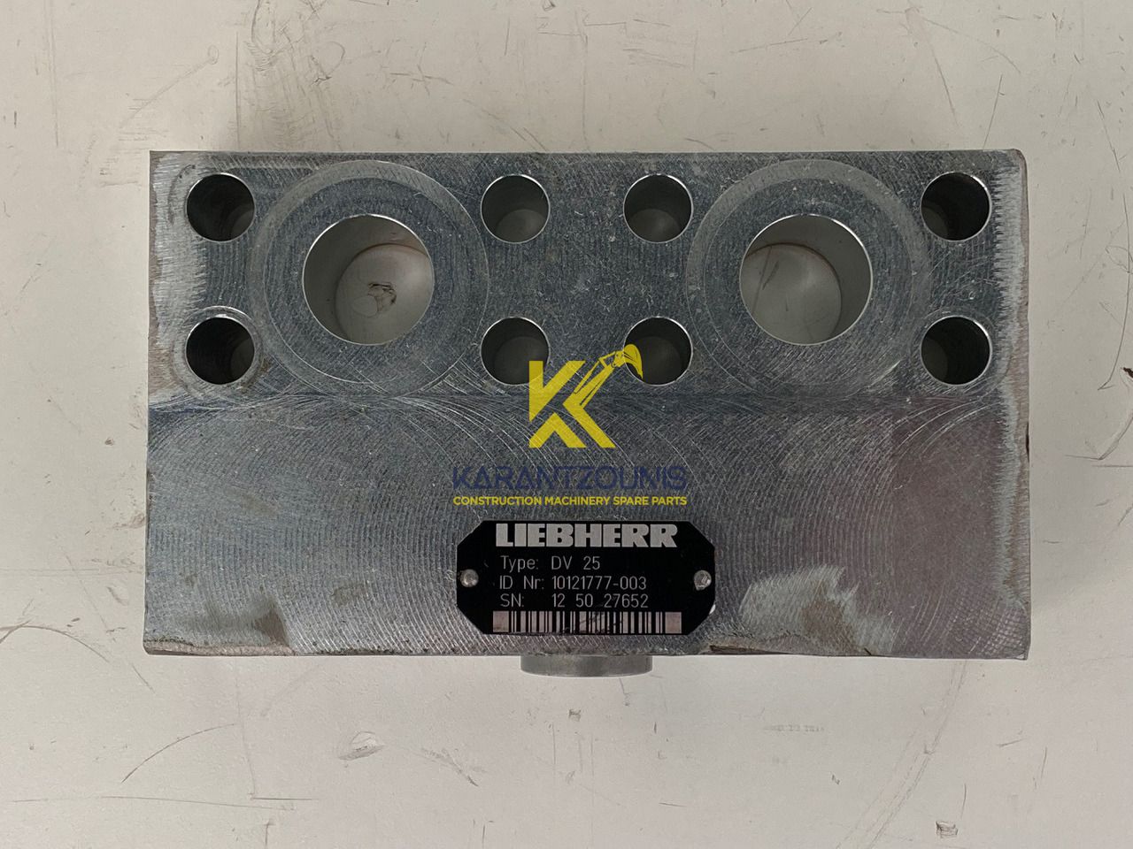 Liebherr Dämpfungsventil ID-Nr.10121777. P924 COMP, P926, R926, R916, R922, R924 COMP, R924, R926 COMP, R926, R930, R936, R946, R950 T, R960 T. #DÄ27652# - Fordító motor - Kotrógép: 2 kép. Liebherr Dämpfungsventil ID-Nr.10121777. P924 COMP, P926, R926, R916, R922, R924 COMP, R924, R926 COMP, R926, R930, R936, R946, R950 T, R960 T. #DÄ27652# - Fordító motor - Kotrógép: 2 kép.