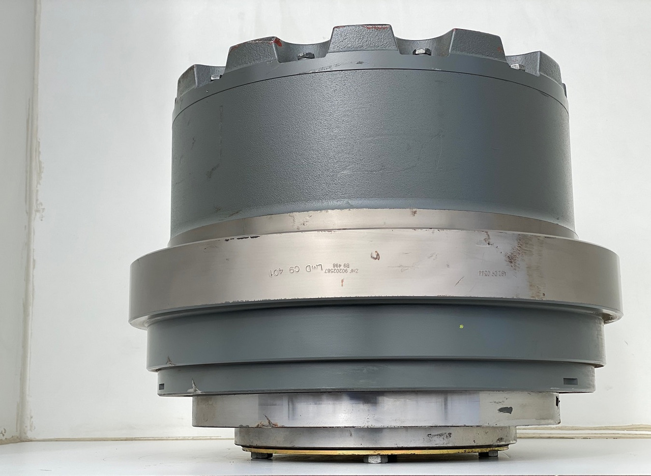 Liebherr Fahrantrieb FAT450P123, ID-Nr.90202516 - ID-Nr.90202517. LOS954, R940, R946, R950, R954, R956. #159-04# - Véglehajtás - Lánctalpas kotró: 4 kép. Liebherr Fahrantrieb FAT450P123, ID-Nr.90202516 - ID-Nr.90202517. LOS954, R940, R946, R950, R954, R956. #159-04# - Véglehajtás - Lánctalpas kotró: 4 kép.