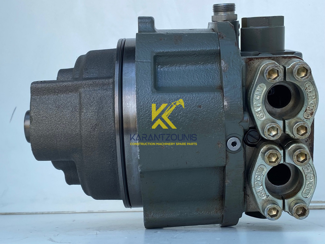 Liebherr Hydraulikeinbaumotor CMVE O 108. ID-Nr.10118562 - ID-Nr.10132610 - ID-Nr.10129048. LOS1916, LOS916, LOS926, R906, R916, R918, R920, R922, R924, R926COMP, R926, R936. #27979# - Hidraulikus motor - Lánctalpas kotró: 3 kép. Liebherr Hydraulikeinbaumotor CMVE O 108. ID-Nr.10118562 - ID-Nr.10132610 - ID-Nr.10129048. LOS1916, LOS916, LOS926, R906, R916, R918, R920, R922, R924, R926COMP, R926, R936. #27979# - Hidraulikus motor - Lánctalpas kotró: 3 kép.