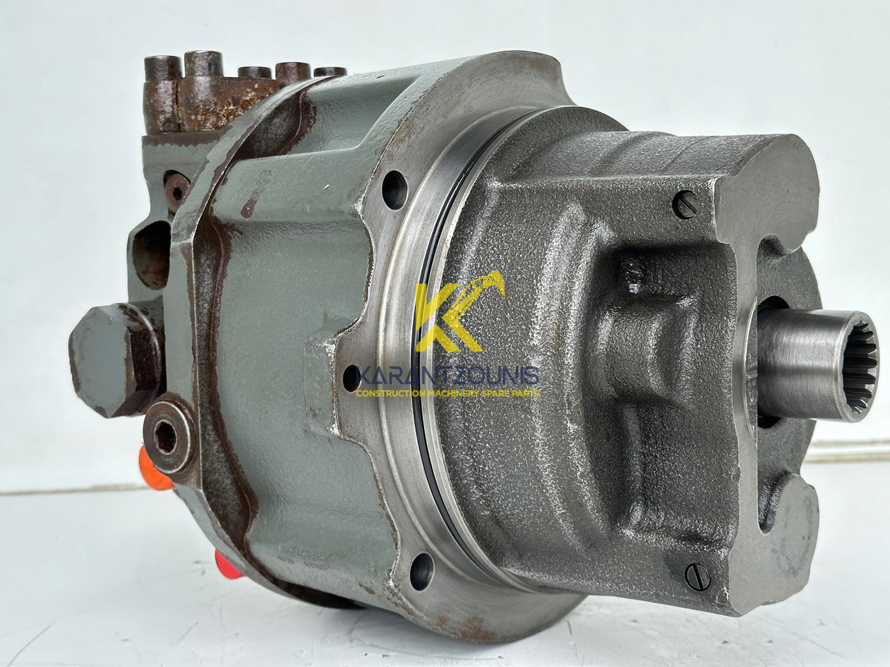Liebherr Hydraulikeinbaumotor CMVE O 108. ID-Nr.10118562 - ID-Nr.10132610 - ID-Nr.10129048. LOS1916, LOS916, LOS926, R906, R916, R918, R920, R922, R924, R926COMP, R926, R936. #28314# - Hidraulikus motor - Építőipari gépek: 1 kép. Liebherr Hydraulikeinbaumotor CMVE O 108. ID-Nr.10118562 - ID-Nr.10132610 - ID-Nr.10129048. LOS1916, LOS916, LOS926, R906, R916, R918, R920, R922, R924, R926COMP, R926, R936. #28314# - Hidraulikus motor - Építőipari gépek: 1 kép.