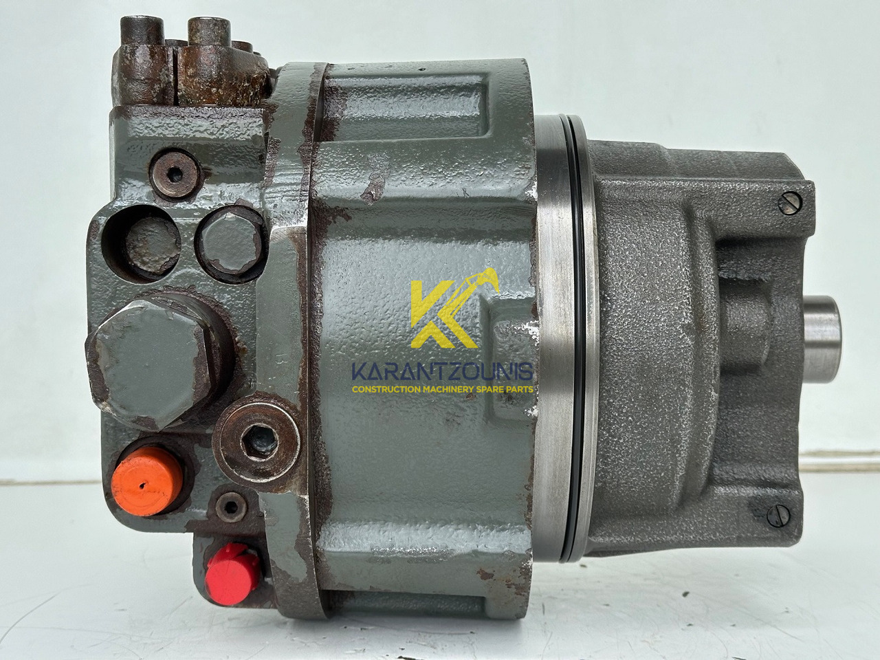 Liebherr Hydraulikeinbaumotor CMVE O 108. ID-Nr.10118562 - ID-Nr.10132610 - ID-Nr.10129048. LOS1916, LOS916, LOS926, R906, R916, R918, R920, R922, R924, R926COMP, R926, R936. #28314# - Hidraulikus motor - Építőipari gépek: 3 kép. Liebherr Hydraulikeinbaumotor CMVE O 108. ID-Nr.10118562 - ID-Nr.10132610 - ID-Nr.10129048. LOS1916, LOS916, LOS926, R906, R916, R918, R920, R922, R924, R926COMP, R926, R936. #28314# - Hidraulikus motor - Építőipari gépek: 3 kép.