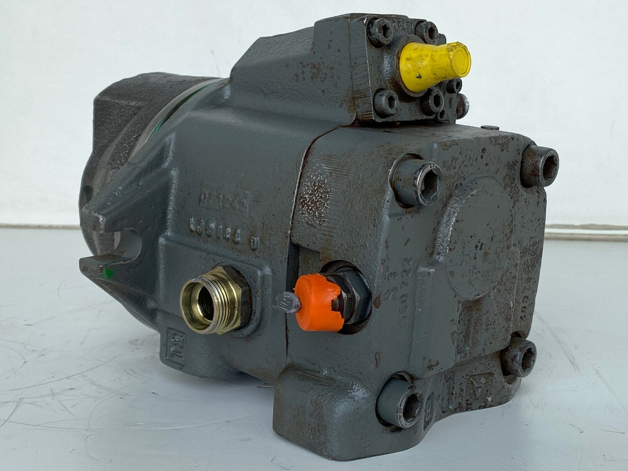 Liebherr Hydraulikeinbaumotor FMV075,  ID-Nr.9073978.  LOS914, LOS924, R902, R904, R912, R914, R922, R924, R924 COMP, R924 COMPA.  #13038# - Hidraulikus motor - Lánctalpas kotró: 5 kép. Liebherr Hydraulikeinbaumotor FMV075,  ID-Nr.9073978.  LOS914, LOS924, R902, R904, R912, R914, R922, R924, R924 COMP, R924 COMPA.  #13038# - Hidraulikus motor - Lánctalpas kotró: 5 kép.