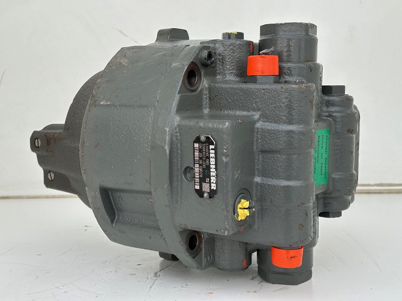 Liebherr Hydraulikeinbaumotor LH46VE 085. ID-Nr.12421312 - ID-Nr.12881023. LO1926, LOS926 K-LC, R922, R924, R926, R926 K-LC, R930 T. #20.38.0978# - Hidraulikus motor - Építőipari gépek: 5 kép. Liebherr Hydraulikeinbaumotor LH46VE 085. ID-Nr.12421312 - ID-Nr.12881023. LO1926, LOS926 K-LC, R922, R924, R926, R926 K-LC, R930 T. #20.38.0978# - Hidraulikus motor - Építőipari gépek: 5 kép.