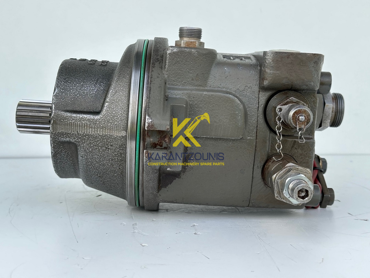 Liebherr Hydraulikeinbaumotor Typ:FMF058, ID-Nr.10122576 - ID-Nr.10145827 - ID-Nr.11371069. LOS1906, P924 COMP , R906, R906 PROTO, R916, R922, R924, R924 COMP, R926 COMP, R926 K LC. #11371069.08604# - Hidraulikus motor - Lánctalpas kotró: 5 kép. Liebherr Hydraulikeinbaumotor Typ:FMF058, ID-Nr.10122576 - ID-Nr.10145827 - ID-Nr.11371069. LOS1906, P924 COMP , R906, R906 PROTO, R916, R922, R924, R924 COMP, R926 COMP, R926 K LC. #11371069.08604# - Hidraulikus motor - Lánctalpas kotró: 5 kép.