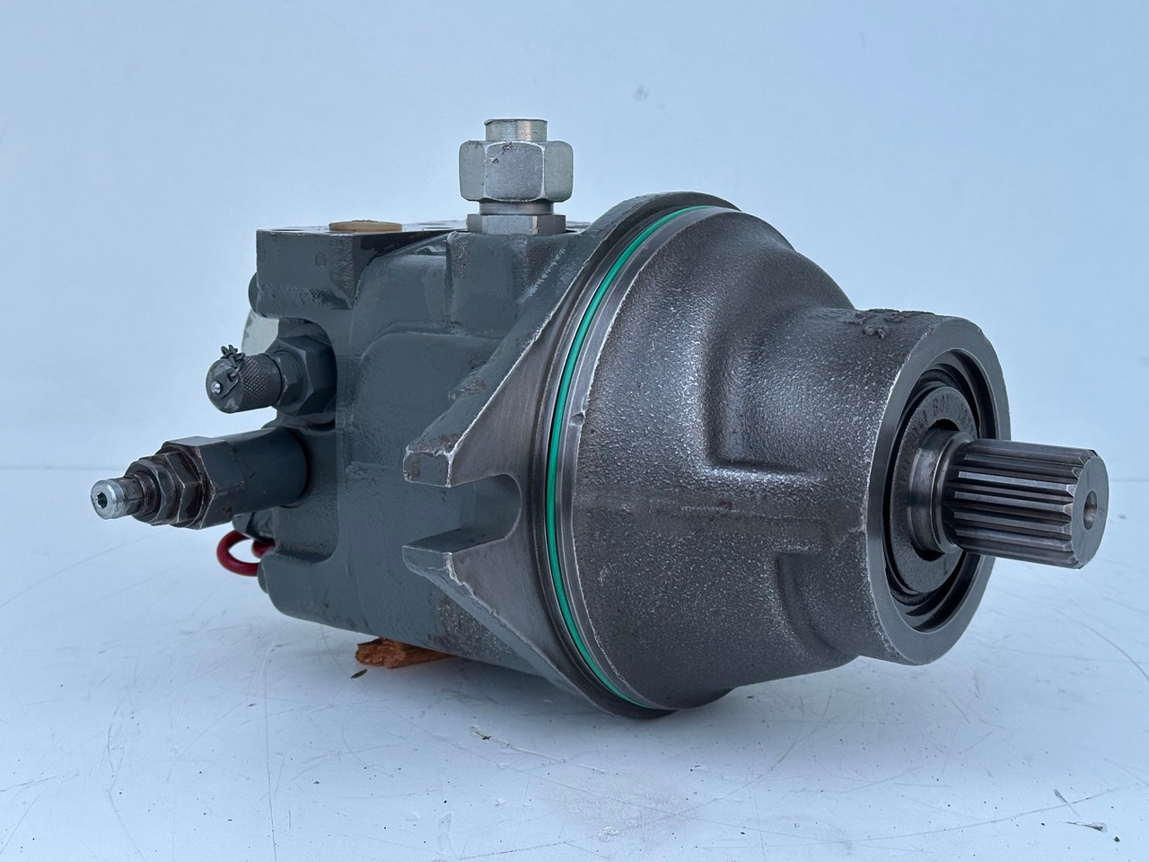 Liebherr Hydraulikeinbaumotor Typ:FMF090. ID-Nr.10139164 - ID-Nr.11371743. R946 LC, R946 LC-V, R946 NLC, R946 S-HD, R950 LC-V, R950 S-HD, R950. #11371743.11929# - Fordító motor - Kotrógép: 2 kép. Liebherr Hydraulikeinbaumotor Typ:FMF090. ID-Nr.10139164 - ID-Nr.11371743. R946 LC, R946 LC-V, R946 NLC, R946 S-HD, R950 LC-V, R950 S-HD, R950. #11371743.11929# - Fordító motor - Kotrógép: 2 kép.