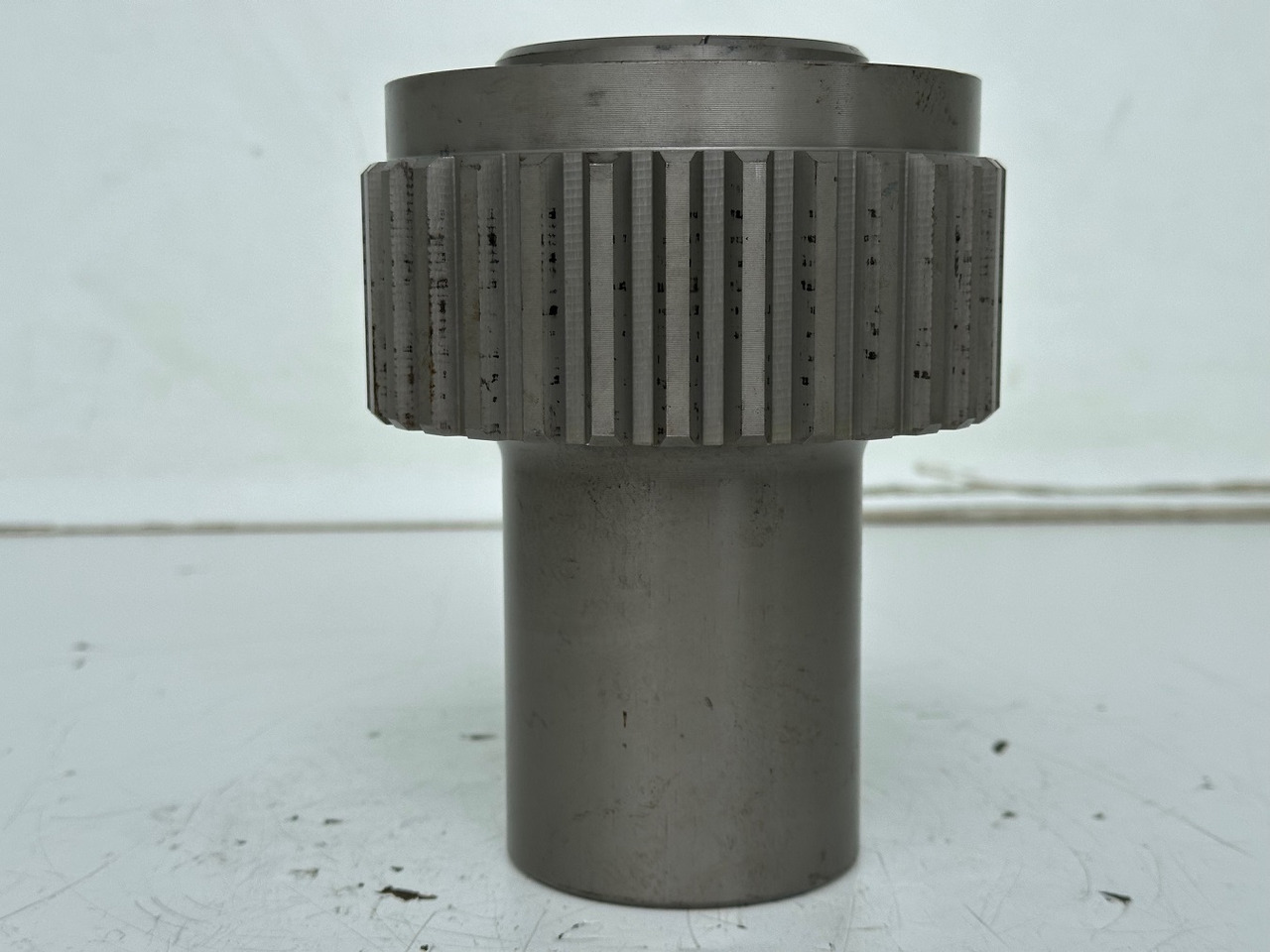 Liebherr Lamellenträger ID-Nr.90218052. FAT500F522, FAT500F528, FAT500F529, FAT500F559. PR73605, PR7363, PR7364. #90218052.03# - Sebességváltó - Építőipari gépek: 3 kép. Liebherr Lamellenträger ID-Nr.90218052. FAT500F522, FAT500F528, FAT500F529, FAT500F559. PR73605, PR7363, PR7364. #90218052.03# - Sebességváltó - Építőipari gépek: 3 kép.