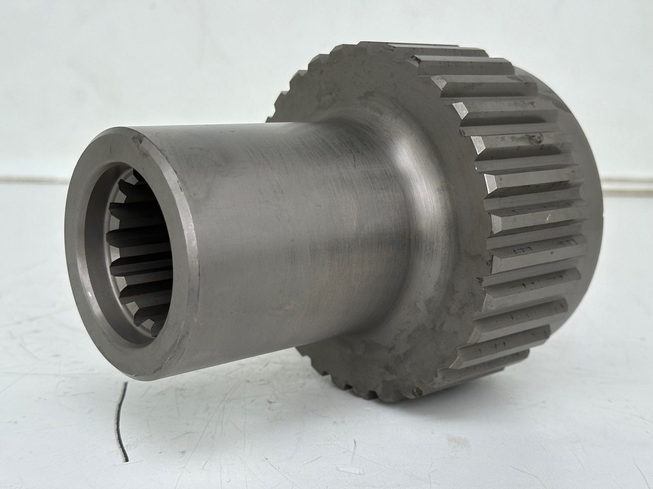 Liebherr Lamellenträger ID-Nr.90218052. FAT500F522, FAT500F528, FAT500F529, FAT500F559. PR73605, PR7363, PR7364. #90218052.04# - Sebességváltó - Építőipari gépek: 5 kép. Liebherr Lamellenträger ID-Nr.90218052. FAT500F522, FAT500F528, FAT500F529, FAT500F559. PR73605, PR7363, PR7364. #90218052.04# - Sebességváltó - Építőipari gépek: 5 kép.