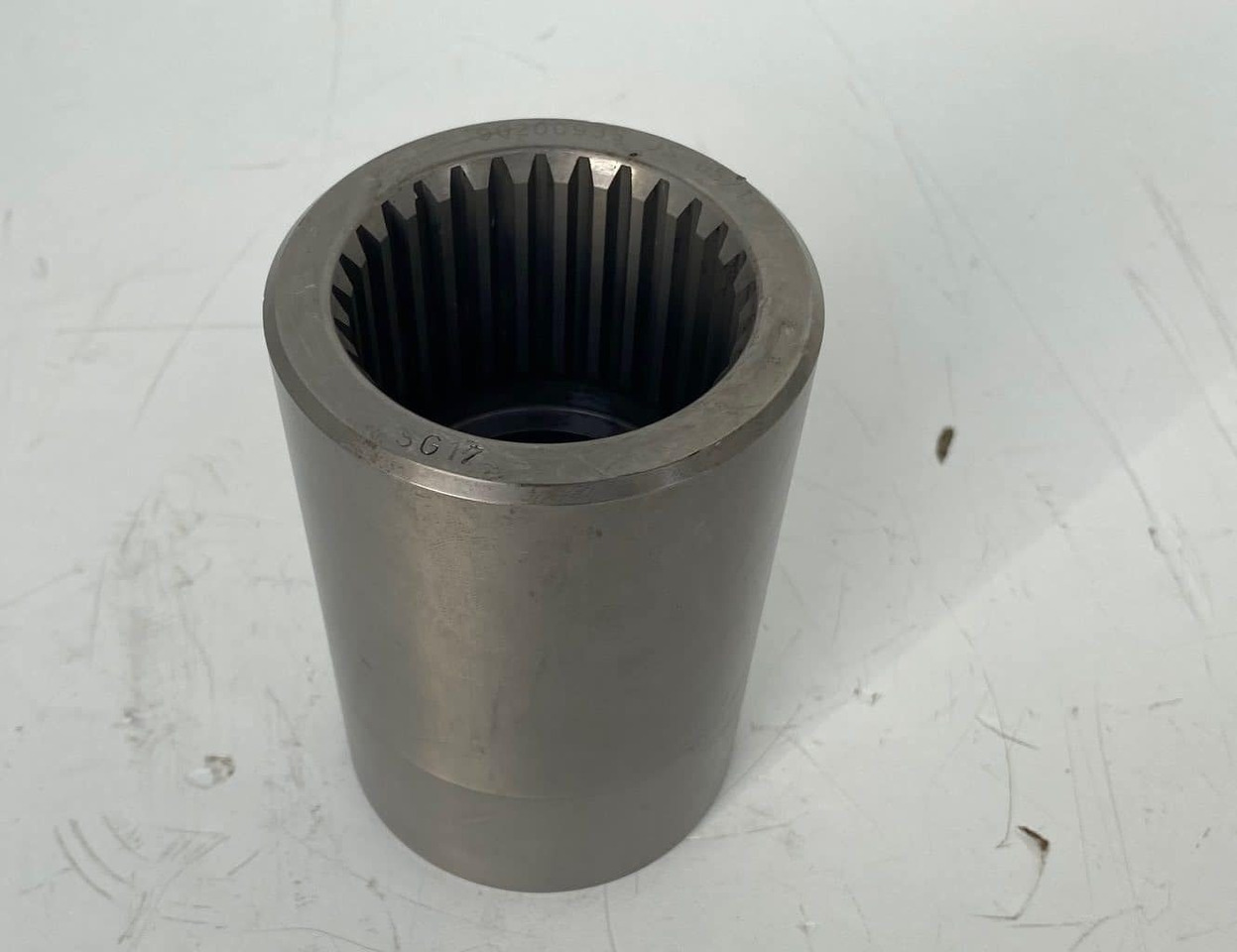 Liebherr Nabe. ID-Nr.90200935. FAT800L100, FAT800P100. R984, R9150, R9200, R9200E. - Véglehajtás - Lánctalpas kotró: 2 kép. Liebherr Nabe. ID-Nr.90200935. FAT800L100, FAT800P100. R984, R9150, R9200, R9200E. - Véglehajtás - Lánctalpas kotró: 2 kép.