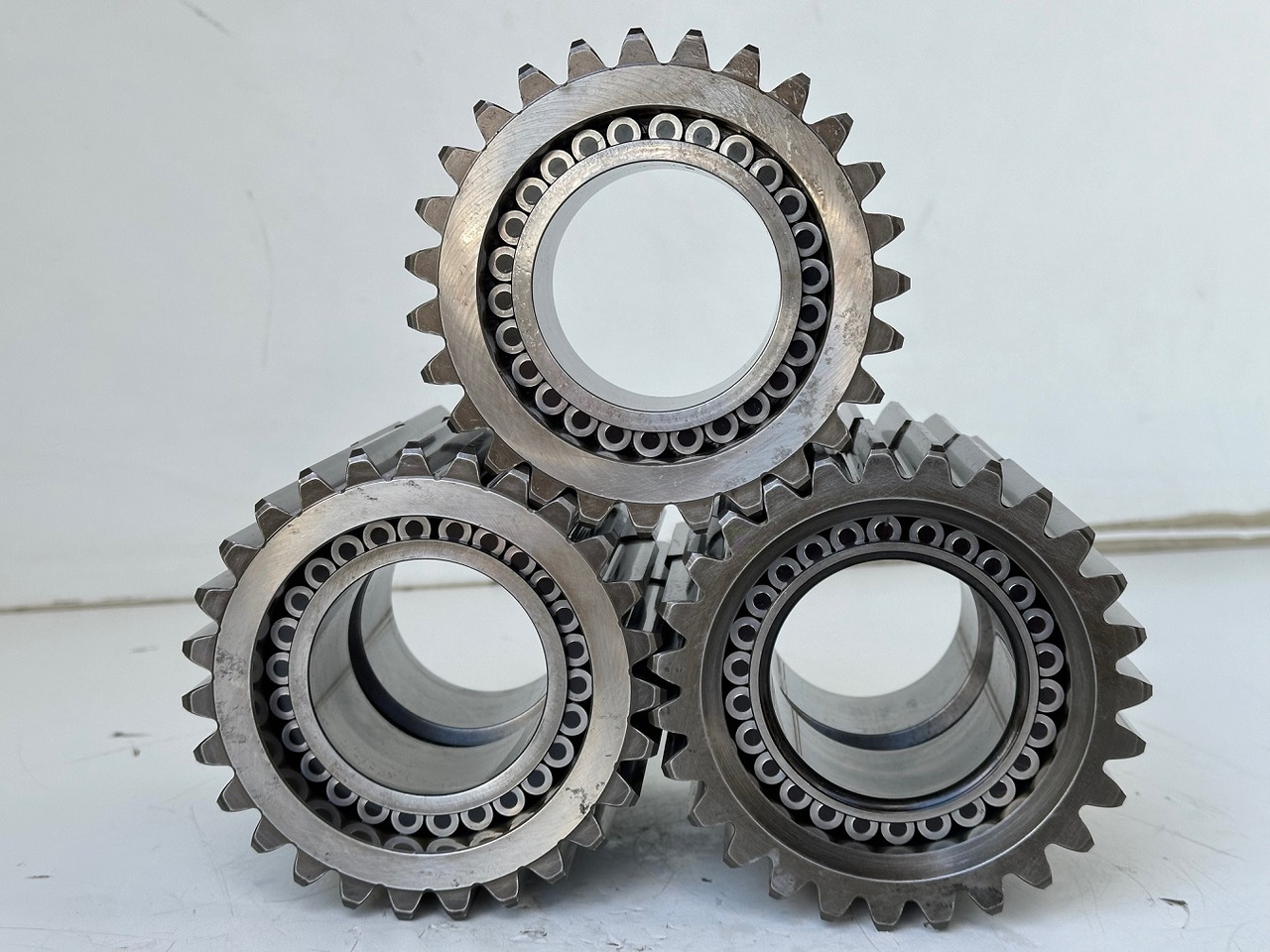 Liebherr Planetenrad ID-Nr.90024935. FAT400P112 - FAT400P130 - FAT400P139. R926, R928, R930, R934, R936, R938, R940, R944, R946, R950 T. #90024935.01.51139# - Sebességváltó - Építőipari gépek: 4 kép. Liebherr Planetenrad ID-Nr.90024935. FAT400P112 - FAT400P130 - FAT400P139. R926, R928, R930, R934, R936, R938, R940, R944, R946, R950 T. #90024935.01.51139# - Sebességváltó - Építőipari gépek: 4 kép.