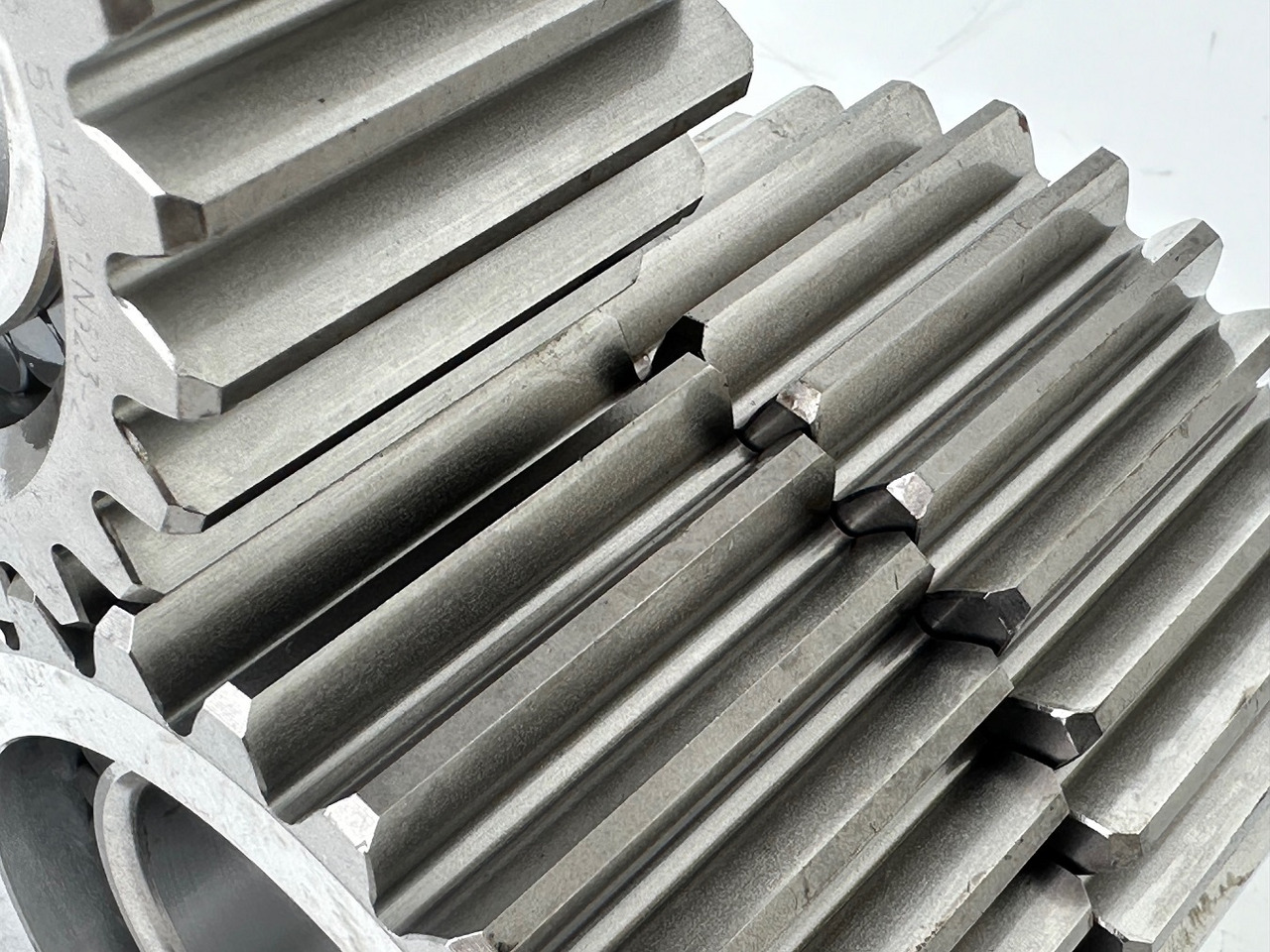 Liebherr Planetenrad ID-Nr.90024935. FAT400P112 - FAT400P130 - FAT400P139. R926, R928, R930, R934, R936, R938, R940, R944, R946, R950 T. #90024935.20.01# - Véglehajtás - Építőipari gépek: 4 kép. Liebherr Planetenrad ID-Nr.90024935. FAT400P112 - FAT400P130 - FAT400P139. R926, R928, R930, R934, R936, R938, R940, R944, R946, R950 T. #90024935.20.01# - Véglehajtás - Építőipari gépek: 4 kép.