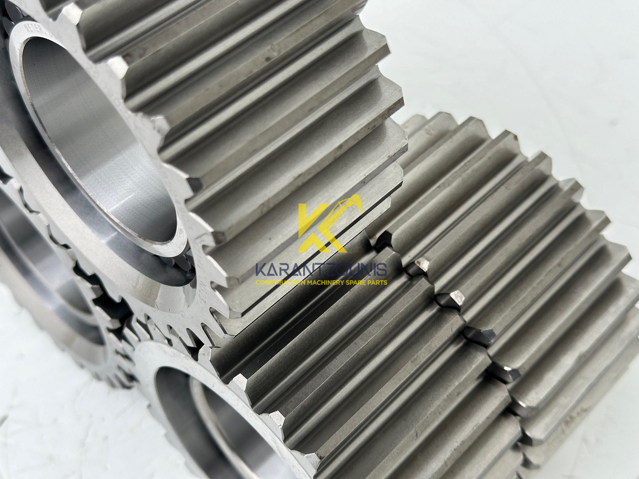 Liebherr Planetenrad ID-Nr.90024935. FAT400P112 - FAT400P130 - FAT400P139. R926, R928, R930, R934, R936, R938, R940, R944, R946, R950 T. #90024935.20.01# - Véglehajtás - Építőipari gépek: 3 kép. Liebherr Planetenrad ID-Nr.90024935. FAT400P112 - FAT400P130 - FAT400P139. R926, R928, R930, R934, R936, R938, R940, R944, R946, R950 T. #90024935.20.01# - Véglehajtás - Építőipari gépek: 3 kép.