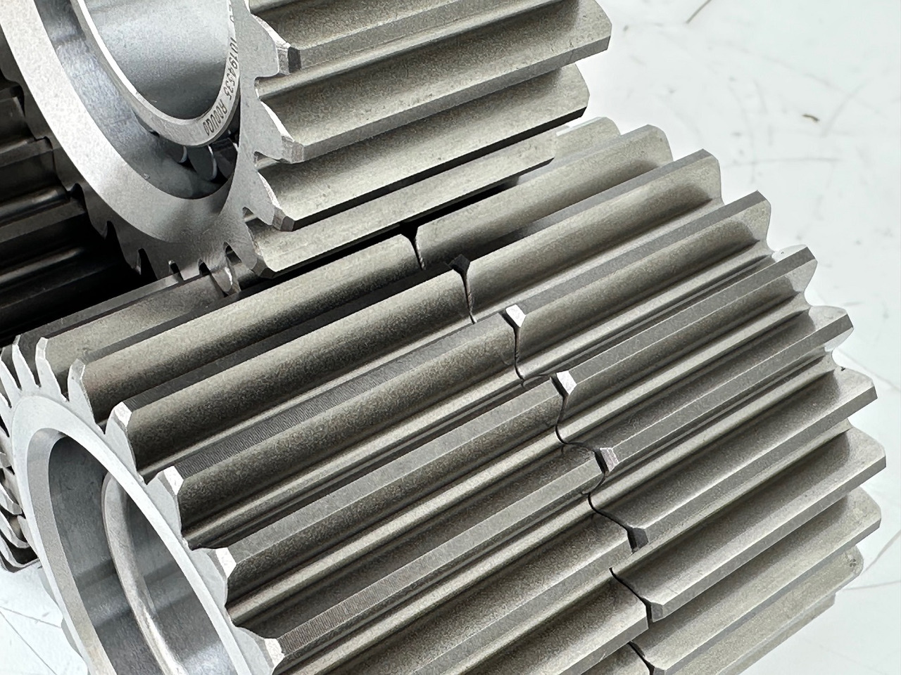 Liebherr Planetenrad ID-Nr.90205840. FAT350P126 - FAT350P138. R920 - R922 - R924 - R925 - R926 - R930 T. #90205840.22.05.03# - Véglehajtás - Lánctalpas kotró: 4 kép. Liebherr Planetenrad ID-Nr.90205840. FAT350P126 - FAT350P138. R920 - R922 - R924 - R925 - R926 - R930 T. #90205840.22.05.03# - Véglehajtás - Lánctalpas kotró: 4 kép.