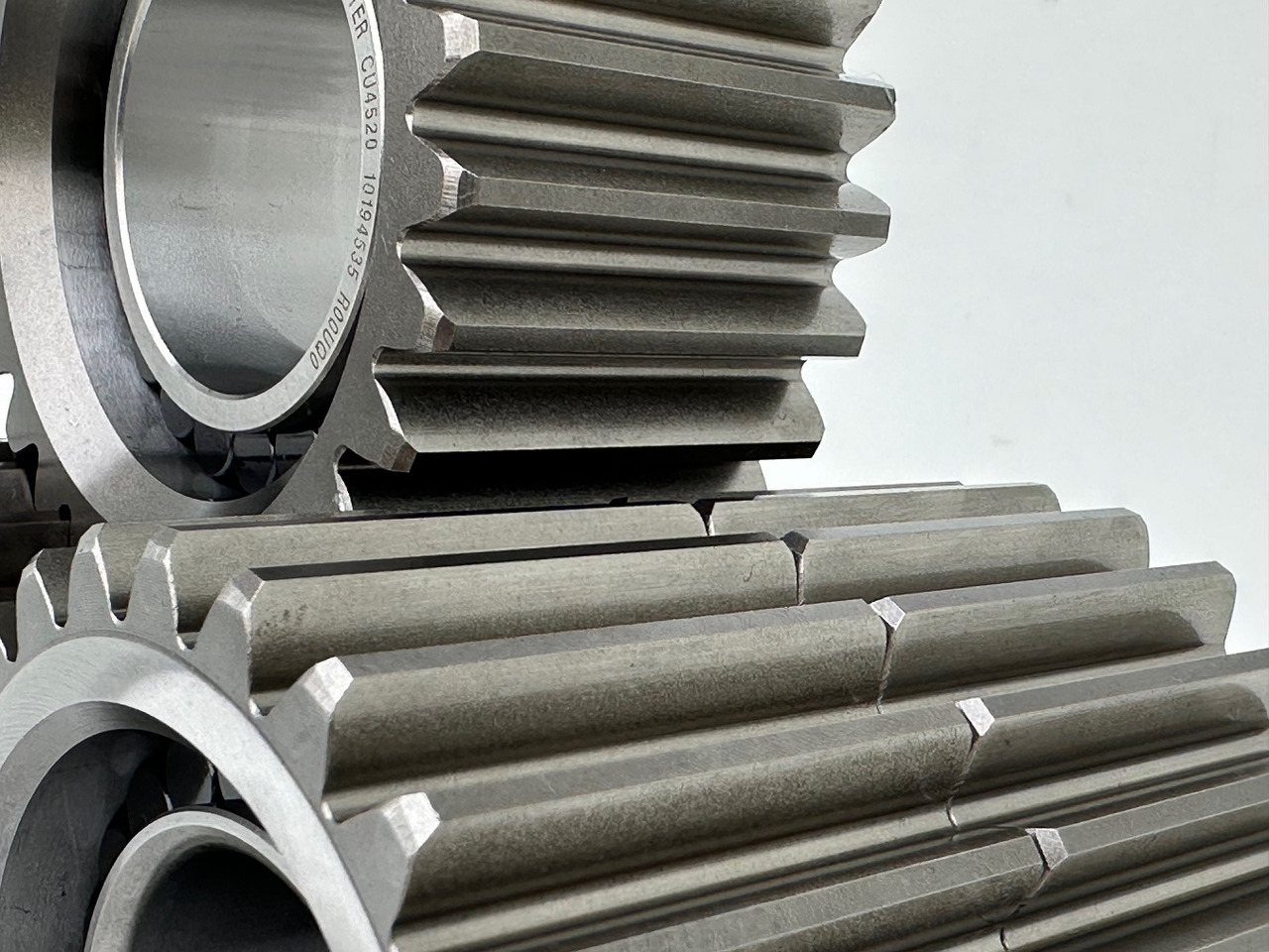 Liebherr Planetenrad ID-Nr.90205840. FAT350P126 - FAT350P138. R920 - R922 - R924 - R925 - R926 - R930 T. #90205840.22.05.03# - Véglehajtás - Lánctalpas kotró: 5 kép. Liebherr Planetenrad ID-Nr.90205840. FAT350P126 - FAT350P138. R920 - R922 - R924 - R925 - R926 - R930 T. #90205840.22.05.03# - Véglehajtás - Lánctalpas kotró: 5 kép.