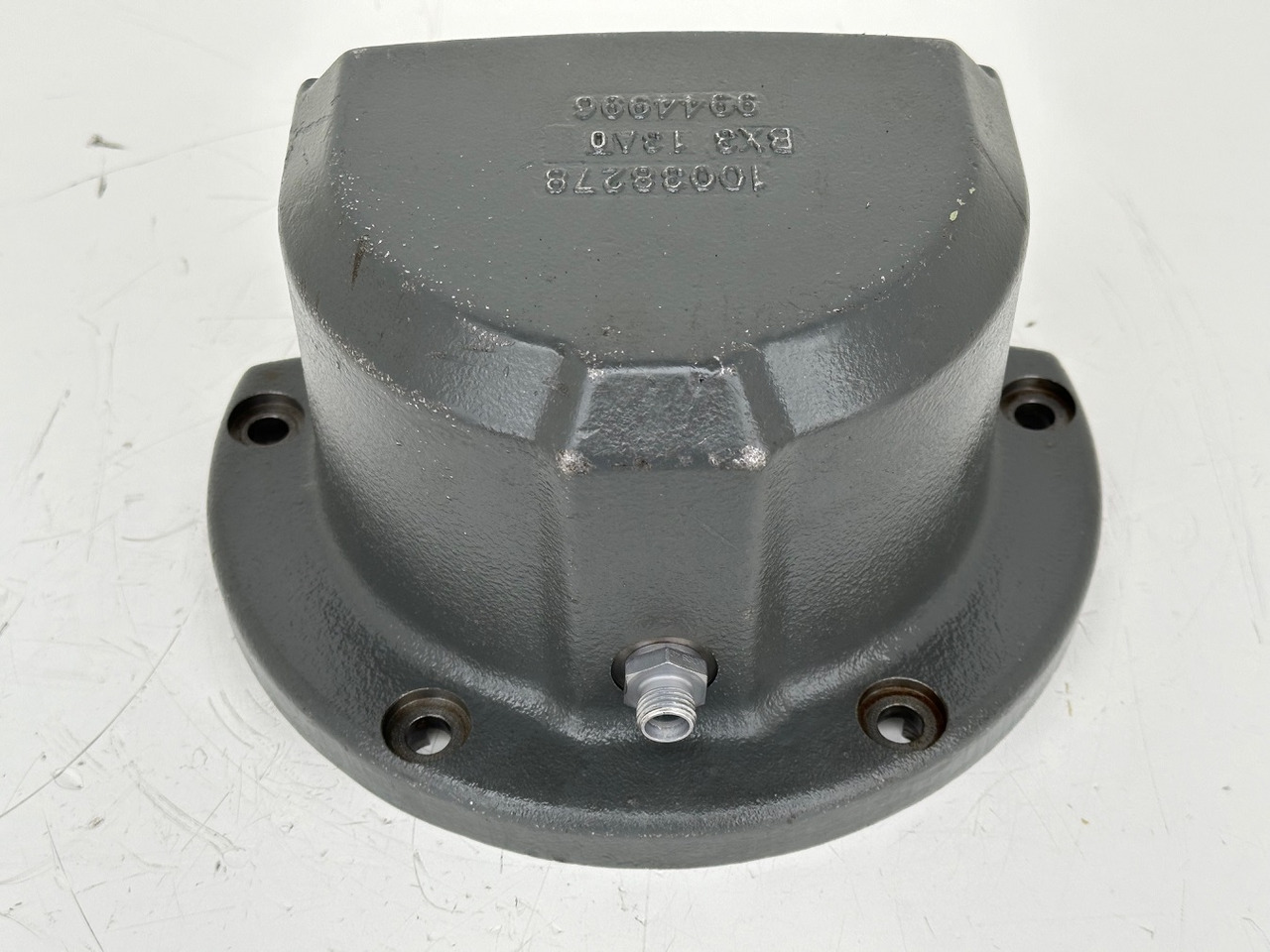Liebherr Schmierfettkappe ID-Nr.9944996. SAT275/261 - SAT275/266 - SAT275/289 - SAT275/292. #9944996.1744# - Sebességváltó - Kotrógép: 1 kép. Liebherr Schmierfettkappe ID-Nr.9944996. SAT275/261 - SAT275/266 - SAT275/289 - SAT275/292. #9944996.1744# - Sebességváltó - Kotrógép: 1 kép.