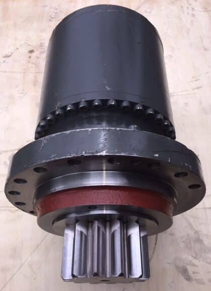 Liebherr Schwenkantrieb SAT250/278, ID-Nr.90017772 - ID-Nr.90017774 - ID-Nr.90209641. - Fordító motor - Lánctalpas kotró: 2 kép. Liebherr Schwenkantrieb SAT250/278, ID-Nr.90017772 - ID-Nr.90017774 - ID-Nr.90209641. - Fordító motor - Lánctalpas kotró: 2 kép.