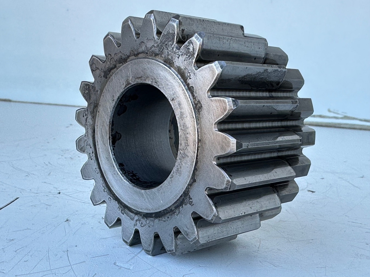 Liebherr Sonnenrad ID-Nr.90002821. FAT400P112, FAT400P130, FAT400P139. R926, R928, R930, R934, R936, R938, R940, R944, R946, R950 T. #90002821.06.08.01# - Véglehajtás - Kotrógép: 2 kép. Liebherr Sonnenrad ID-Nr.90002821. FAT400P112, FAT400P130, FAT400P139. R926, R928, R930, R934, R936, R938, R940, R944, R946, R950 T. #90002821.06.08.01# - Véglehajtás - Kotrógép: 2 kép.