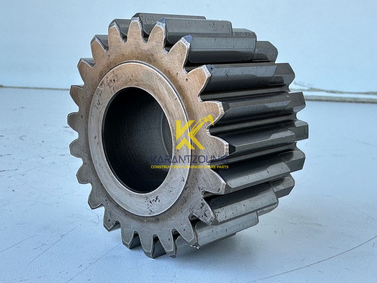 Liebherr Sonnenrad ID-Nr.90002821. FAT400P112, FAT400P130, FAT400P139. R926, R928, R930, R934, R936, R938, R940, R944, R946, R950 T. #90002821.06.08.02# - Véglehajtás - Kotrógép: 2 kép. Liebherr Sonnenrad ID-Nr.90002821. FAT400P112, FAT400P130, FAT400P139. R926, R928, R930, R934, R936, R938, R940, R944, R946, R950 T. #90002821.06.08.02# - Véglehajtás - Kotrógép: 2 kép.