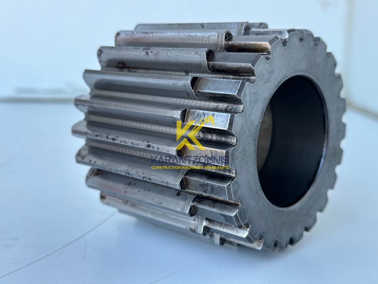 Liebherr Sonnenrad ID-Nr.90016258. FAT400P112,FAT400P130,FAT400P139,LOS1936,LOS926,R926,R928,R930,R934,R936,R938,R940,R944,R946,R950T. #90016258.06.08# - Véglehajtás - Lánctalpas kotró: 1 kép. Liebherr Sonnenrad ID-Nr.90016258. FAT400P112,FAT400P130,FAT400P139,LOS1936,LOS926,R926,R928,R930,R934,R936,R938,R940,R944,R946,R950T. #90016258.06.08# - Véglehajtás - Lánctalpas kotró: 1 kép.