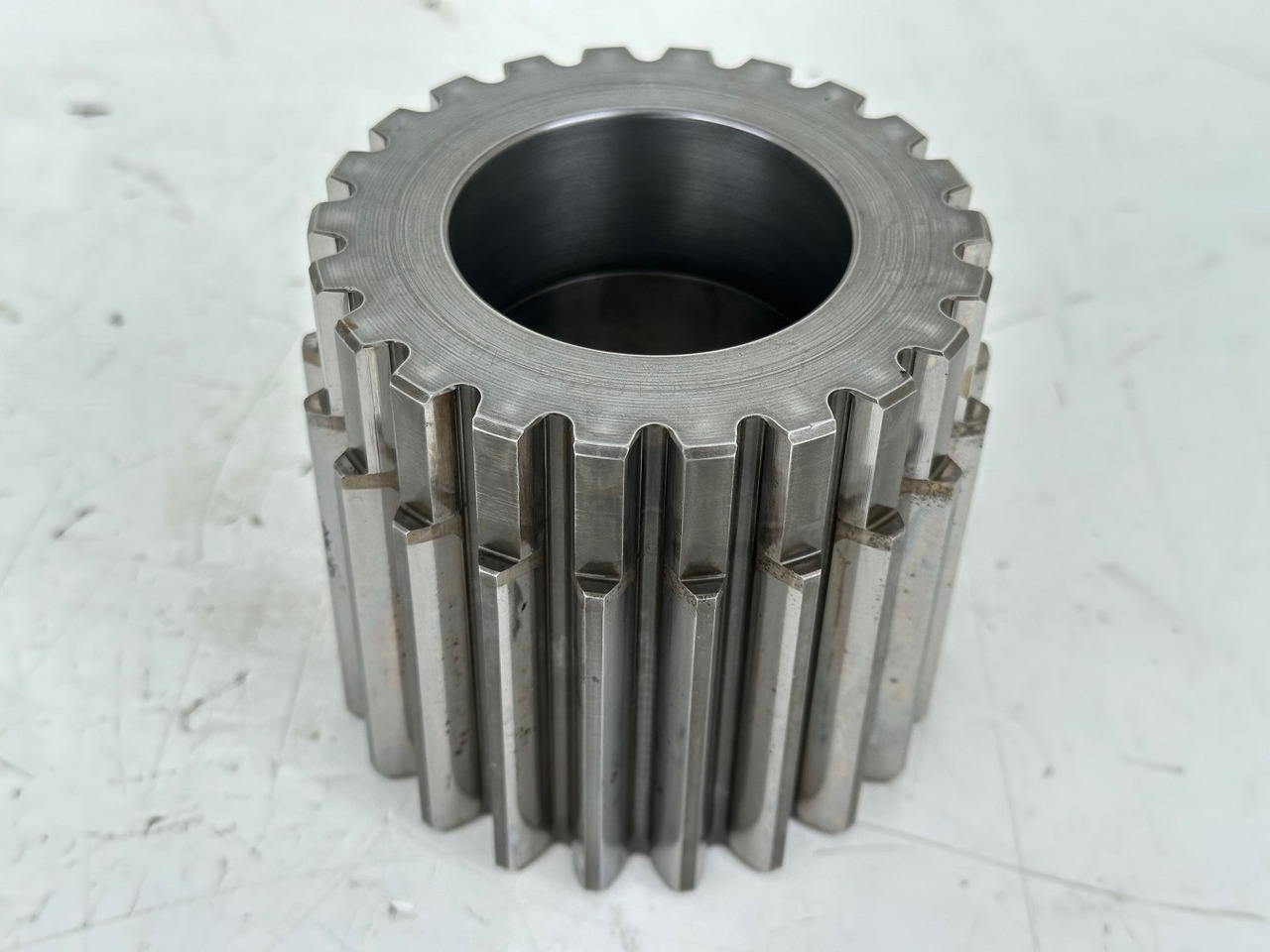 Liebherr Sonnenrad ID-Nr.90016258. FAT400P112,FAT400P130,FAT400P139,LOS1936,LOS926,R926,R928,R930,R934,R936,R938,R940,R944,R946,R950T. #90016258.28.09# - Véglehajtás - Kotrógép: 1 kép. Liebherr Sonnenrad ID-Nr.90016258. FAT400P112,FAT400P130,FAT400P139,LOS1936,LOS926,R926,R928,R930,R934,R936,R938,R940,R944,R946,R950T. #90016258.28.09# - Véglehajtás - Kotrógép: 1 kép.