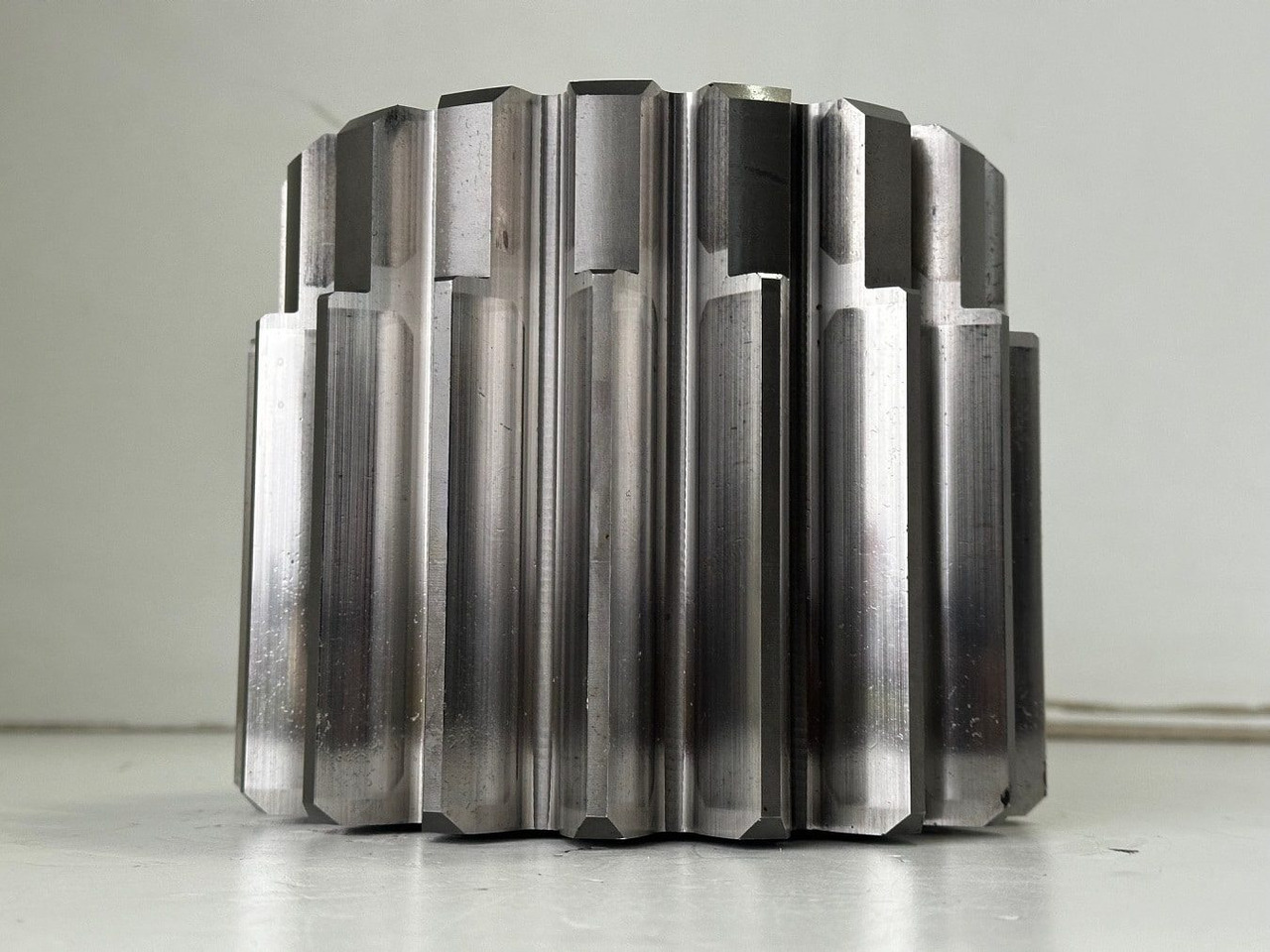 Liebherr Sonnenrad ID-Nr.90208287. T236-1236. #90208287.02# - Sebességváltó - Építőipari gépek: 2 kép. Liebherr Sonnenrad ID-Nr.90208287. T236-1236. #90208287.02# - Sebességváltó - Építőipari gépek: 2 kép.