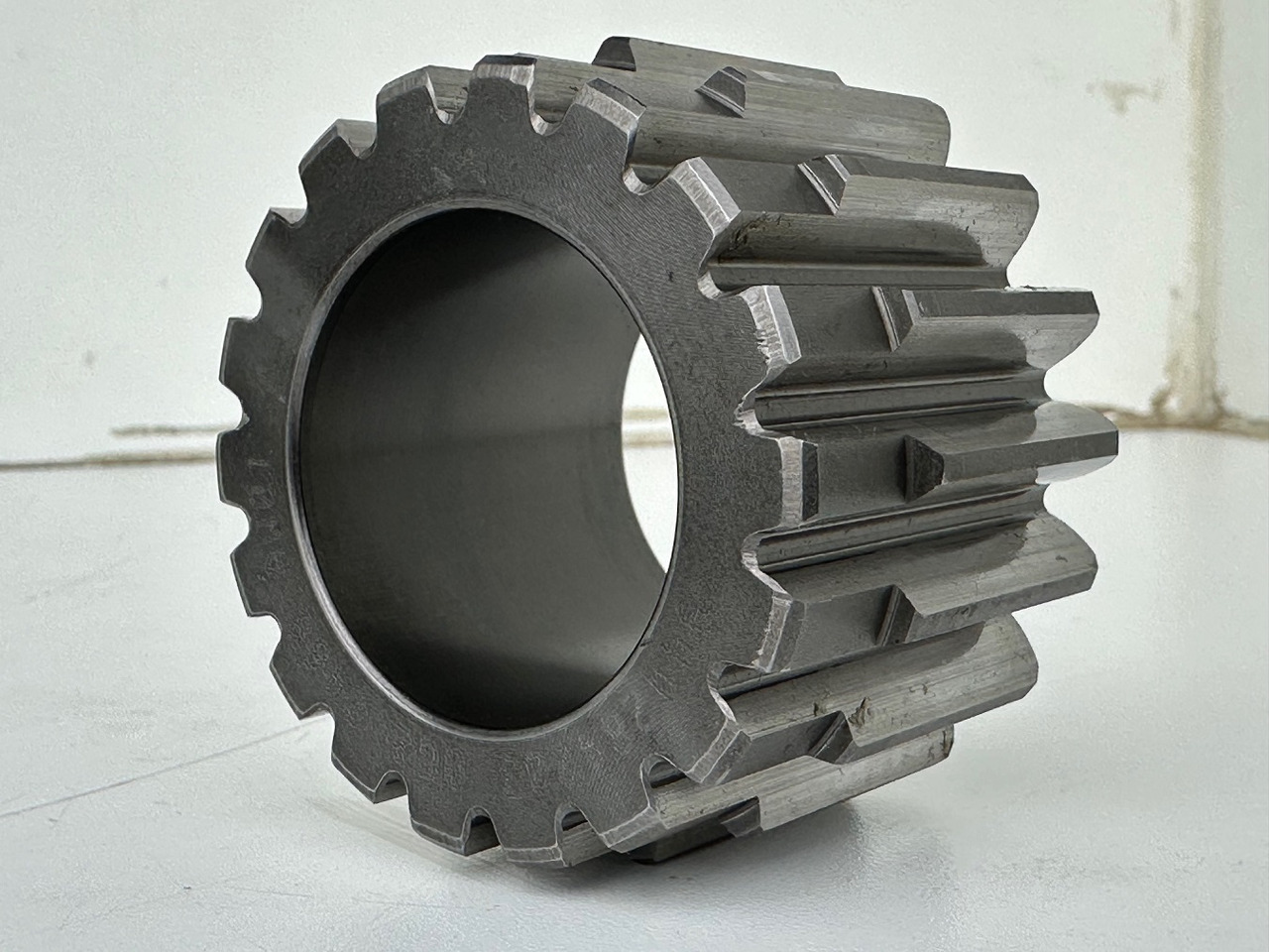 Liebherr Sonnenrad ID-Nr.9442842 - ID-Nr.944284203. FAT350. LH22,R313,R317,R900,ER912,LOS914,LOS924,LOS924 COMP,LOS924 SPUR,R321,R902,R904,R912,R914,R912,R924,R924 COMP. #944284203.09.10# - Erőátvitel - Kotrógép: 3 kép. Liebherr Sonnenrad ID-Nr.9442842 - ID-Nr.944284203. FAT350. LH22,R313,R317,R900,ER912,LOS914,LOS924,LOS924 COMP,LOS924 SPUR,R321,R902,R904,R912,R914,R912,R924,R924 COMP. #944284203.09.10# - Erőátvitel - Kotrógép: 3 kép.