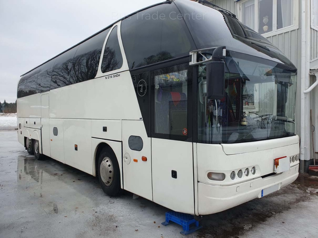 NEOPLAN STARLINER N516/3 SHDH - Távolsági busz: 1 kép. NEOPLAN STARLINER N516/3 SHDH - Távolsági busz: 1 kép.