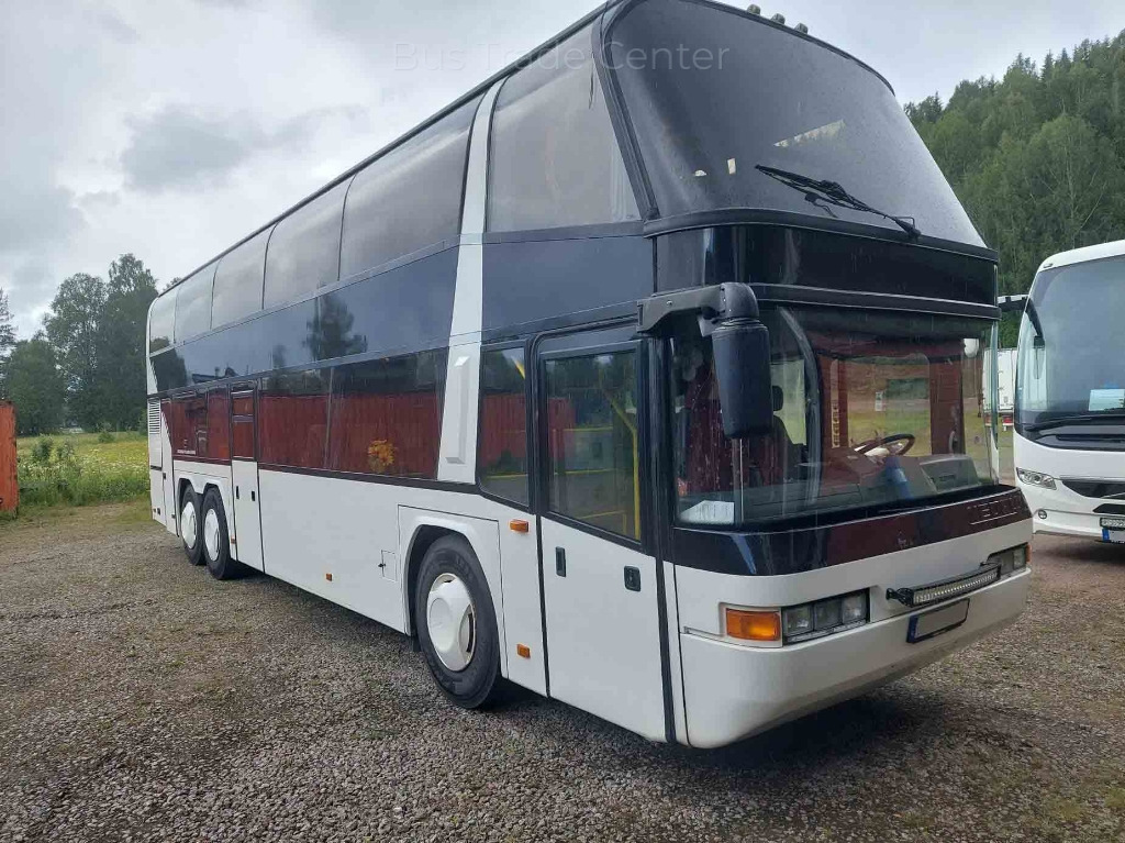 NEOPLAN Skyliner N122/3 - Távolsági busz: 1 kép. NEOPLAN Skyliner N122/3 - Távolsági busz: 1 kép.