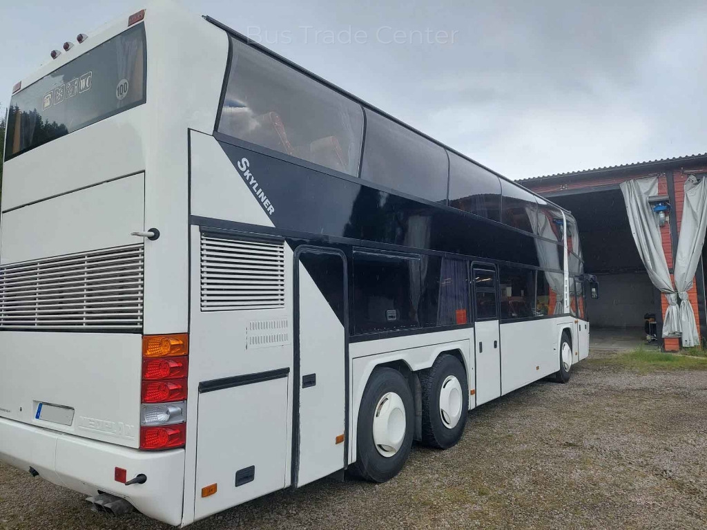 NEOPLAN Skyliner N122/3 - Távolsági busz: 3 kép. NEOPLAN Skyliner N122/3 - Távolsági busz: 3 kép.
