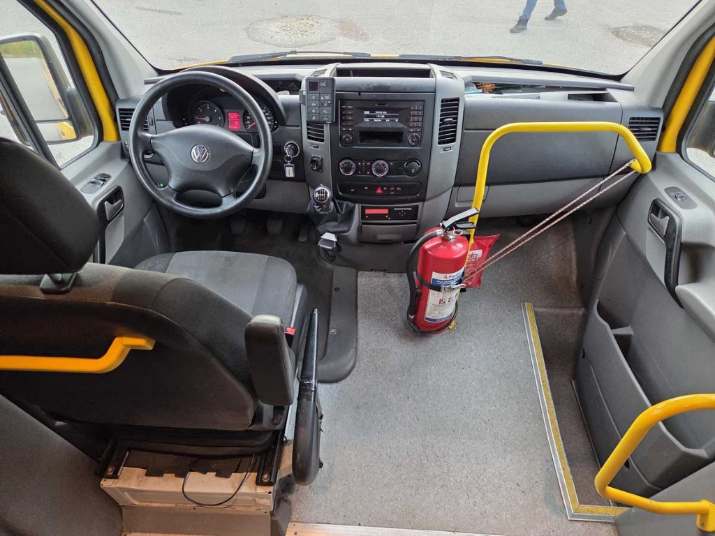 Minibusz, Kisbusz VOLKSWAGEN CRAFTER 50 SKÅP LR: 9 kép.