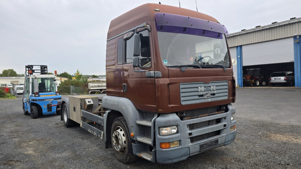 MAN TGA 18.430 4x2 (Nr. 6167) - Alvaz teherautó: 1 kép. MAN TGA 18.430 4x2 (Nr. 6167) - Alvaz teherautó: 1 kép.