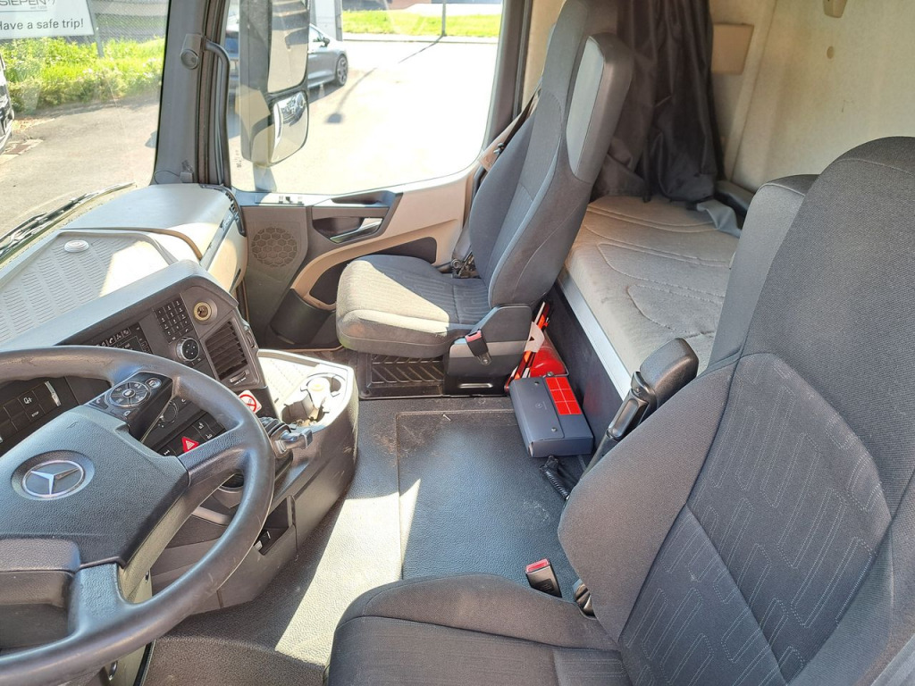 Mercedes Benz Actros 2642 Fahrgestell ohne Aufbau (Nr. 5800) - Alvaz teherautó: 3 kép. Mercedes Benz Actros 2642 Fahrgestell ohne Aufbau (Nr. 5800) - Alvaz teherautó: 3 kép.