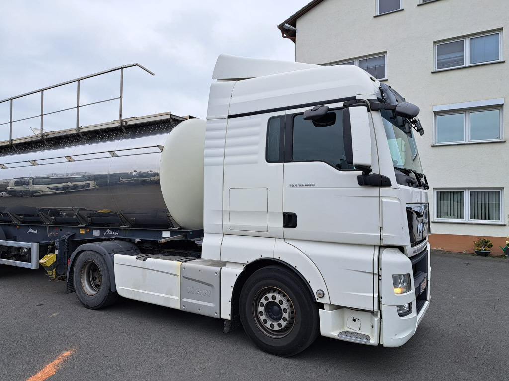 MAN TGX 18.480 4x2 (Nr. 6033) - Nyergesvontató: 3 kép. MAN TGX 18.480 4x2 (Nr. 6033) - Nyergesvontató: 3 kép.