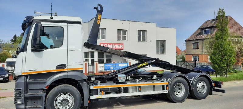 Mercedes-Benz Actros 2542 KING HZ-20R - Horgos rakodó teherautó: 4 kép. Mercedes-Benz Actros 2542 KING HZ-20R - Horgos rakodó teherautó: 4 kép.
