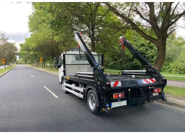 Mitsubishi Fuso 9C18 bramowiec BR6 - Konténerszállító: 4 kép. Mitsubishi Fuso 9C18 bramowiec BR6 - Konténerszállító: 4 kép.