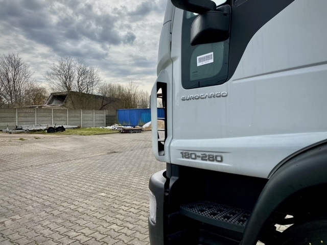IVECO Eurocargo + hooklift KING HZ-10R - Többcélú/ Speciális jármű: 3 kép. IVECO Eurocargo + hooklift KING HZ-10R - Többcélú/ Speciális jármű: 3 kép.