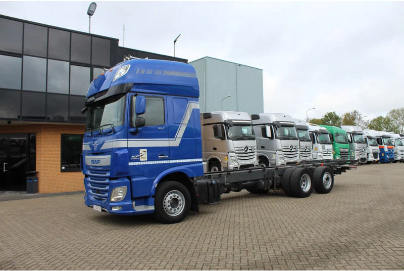 DAF XF 510 * EURO6 * MANUAL * 6X2 * - Alvaz teherautó: 2 kép. DAF XF 510 * EURO6 * MANUAL * 6X2 * - Alvaz teherautó: 2 kép.