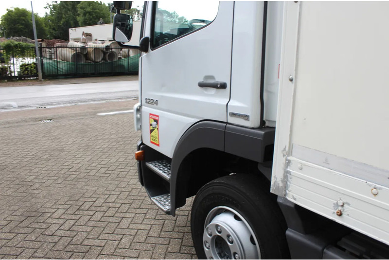 Dobozos felépítményű teherautó Mercedes-Benz Atego 1224 * EURO5 * MANUAL * 1 BED *: 11 kép.