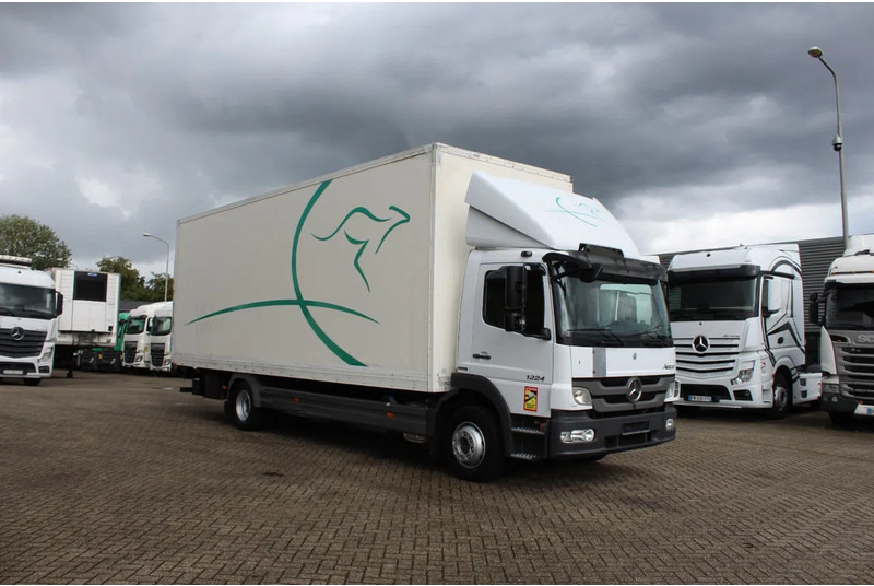 Dobozos felépítményű teherautó Mercedes-Benz Atego 1224 * EURO5 * MANUAL * 1 BED *: 9 kép.