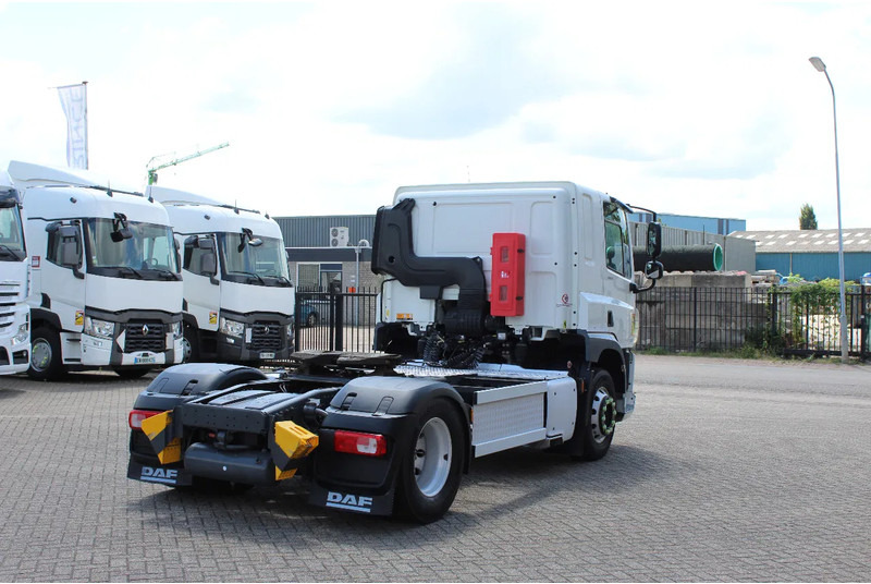 DAF CF 450 * EURO6 * 4X2 * - Nyergesvontató: 4 kép. DAF CF 450 * EURO6 * 4X2 * - Nyergesvontató: 4 kép.