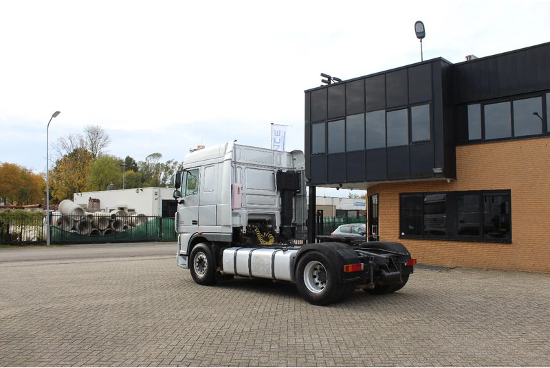 DAF XF 105.460 * HYDRAULIC * EURO4 * 4X2 * - Nyergesvontató: 3 kép. DAF XF 105.460 * HYDRAULIC * EURO4 * 4X2 * - Nyergesvontató: 3 kép.