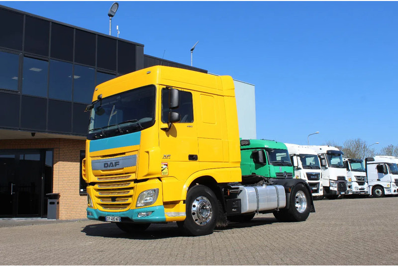 DAF XF 106.460 * EURO6 * 4X2 * - Nyergesvontató: 1 kép. DAF XF 106.460 * EURO6 * 4X2 * - Nyergesvontató: 1 kép.